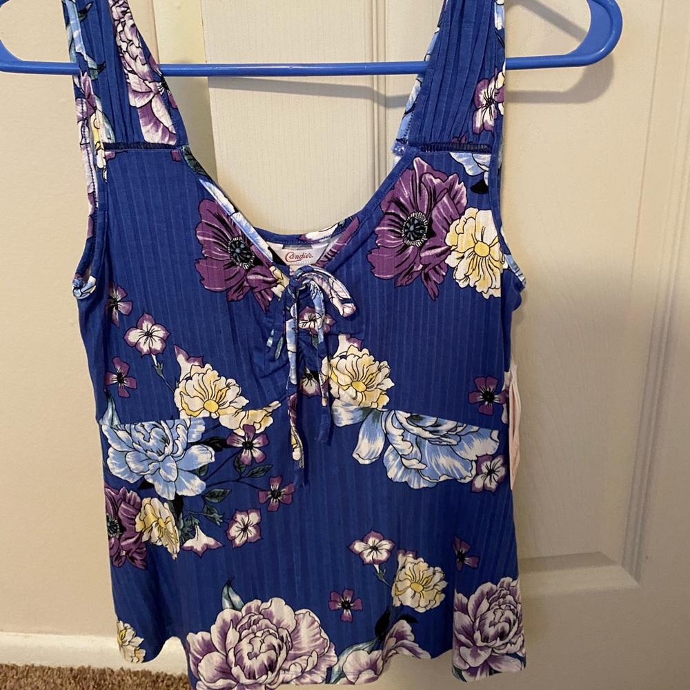 Blue floral top. NWT!